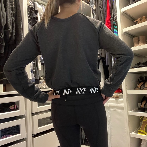 Youth NIKE Dri-Fit cropped top Grey Black size XL - Picture 4 of 5